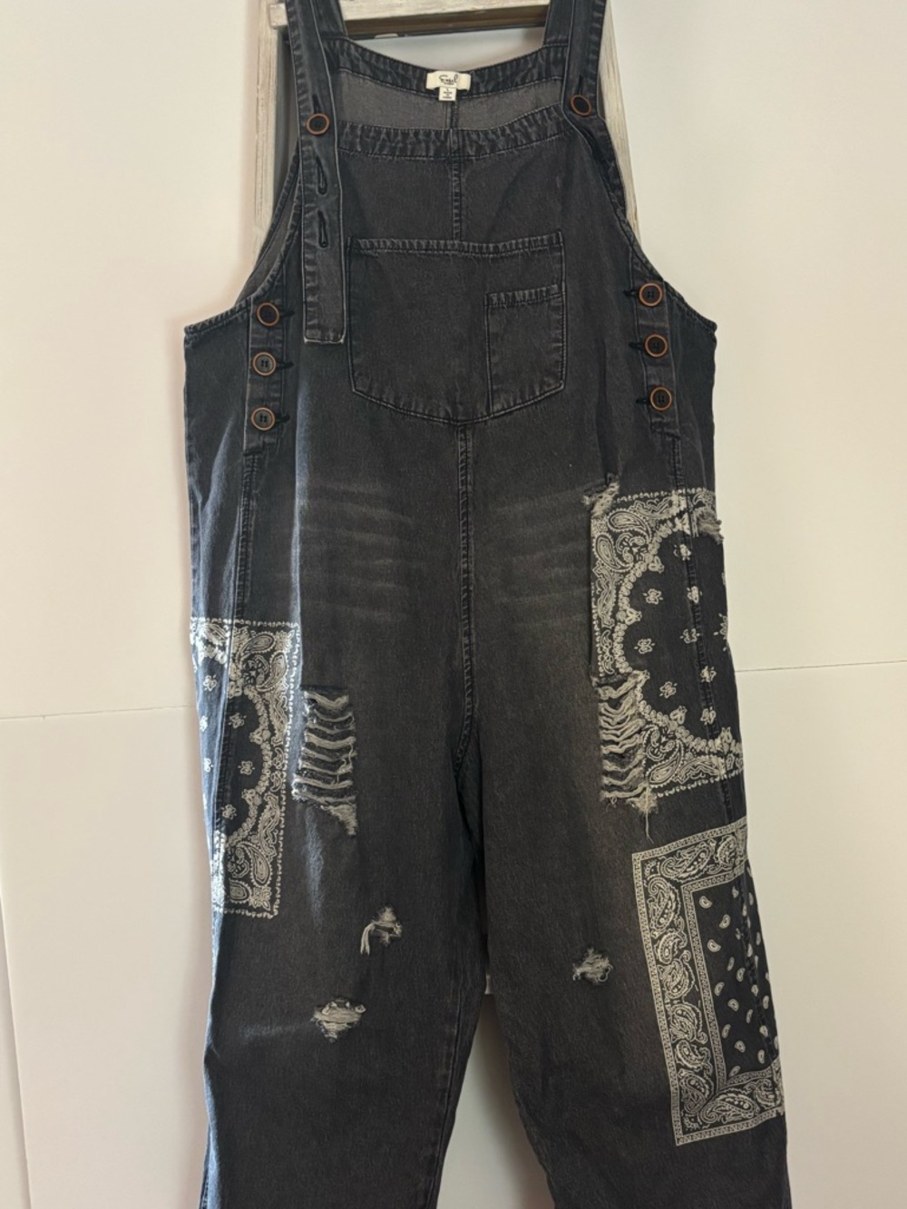Easel large oversized Distressed Denim Overalls with Bandana Patch, bohemian - Picture 2 of 14